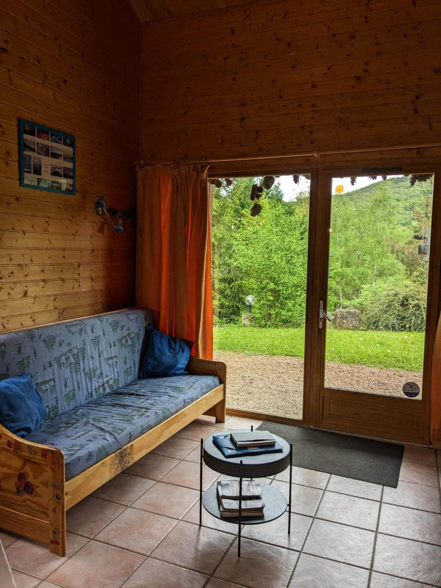 Les Chalets De La Vigne Grande Saint-Floret المظهر الخارجي الصورة