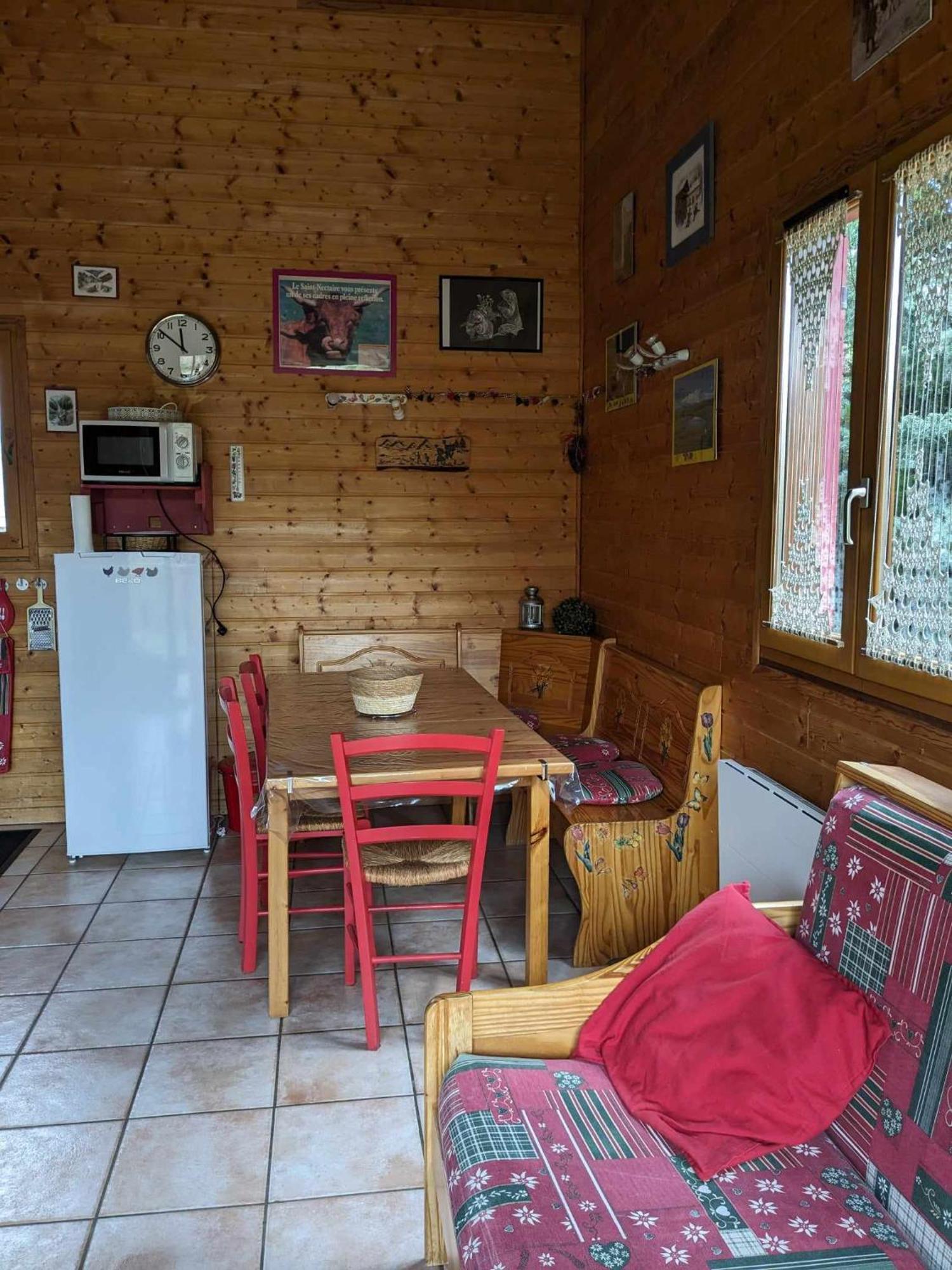 Les Chalets De La Vigne Grande Saint-Floret المظهر الخارجي الصورة